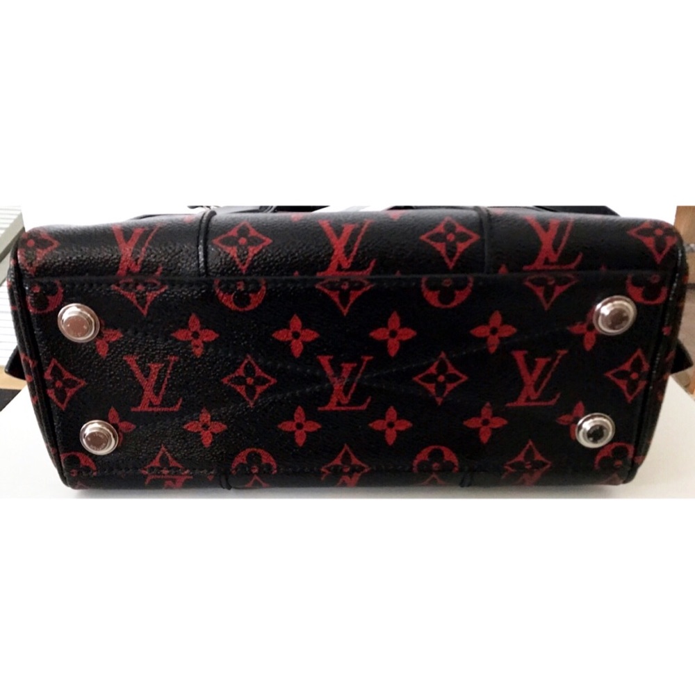 ⛔️SOLD⛔️ Louis Vuitton Infrarouge Dora Crossbody - Picture 5 of 8